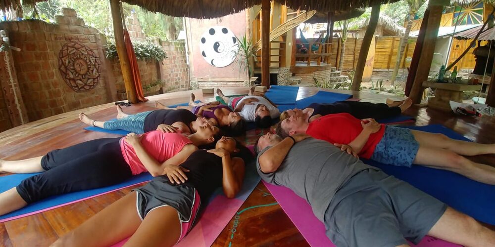 Yoga in Montañita